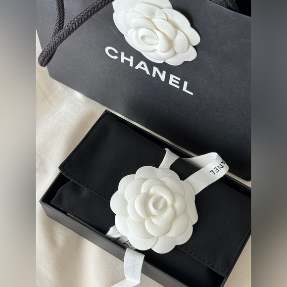 Chanel black caviar cardholder - Picture 2 of 11